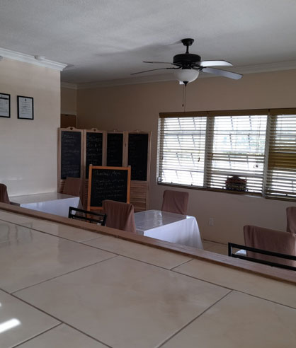 Best Restaurant and Bar in Colonel Hill Settlement, Bahamas